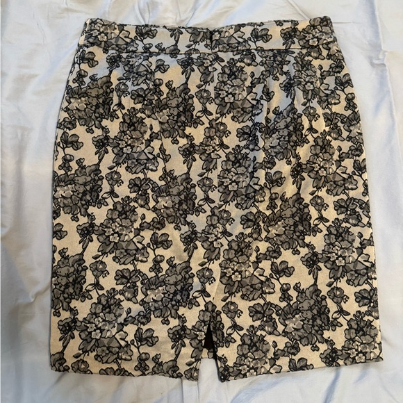 Ann Taylor Gray Floral Jacquard Skirt - Picture 3 of 6